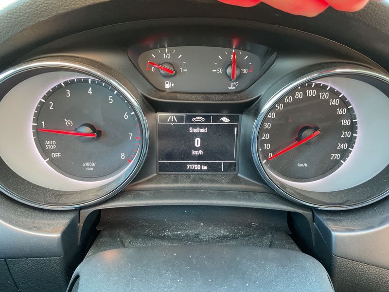Opel Astra 1.2 Turbo Edition Start/Stop 2021 – снимка 18