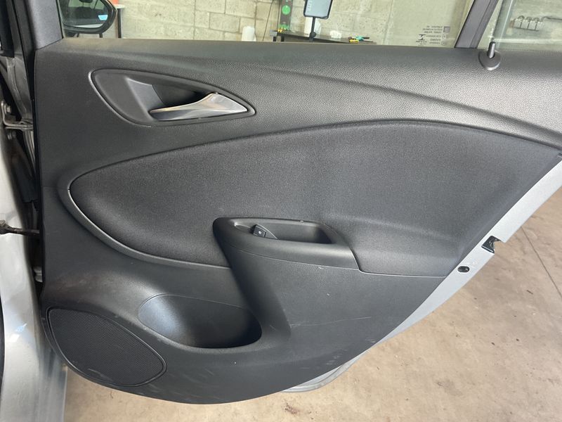 Opel Astra 1.2 Turbo Edition Start/Stop 2021 – снимка 28