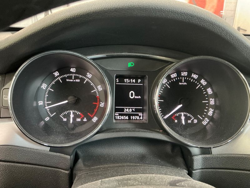 Skoda Superb 3.6 V6 FSI Elegance 4x4 2014 – снимка 19