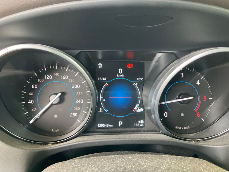 Jaguar F-Pace 20d Prestige 2018 – снимка 18