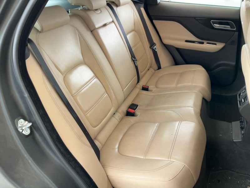 Jaguar F-Pace 20d Prestige 2018 – снимка 19