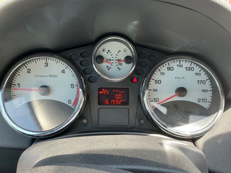 Peugeot 207 1.6 HDi Urban Move 2012 – снимка 4