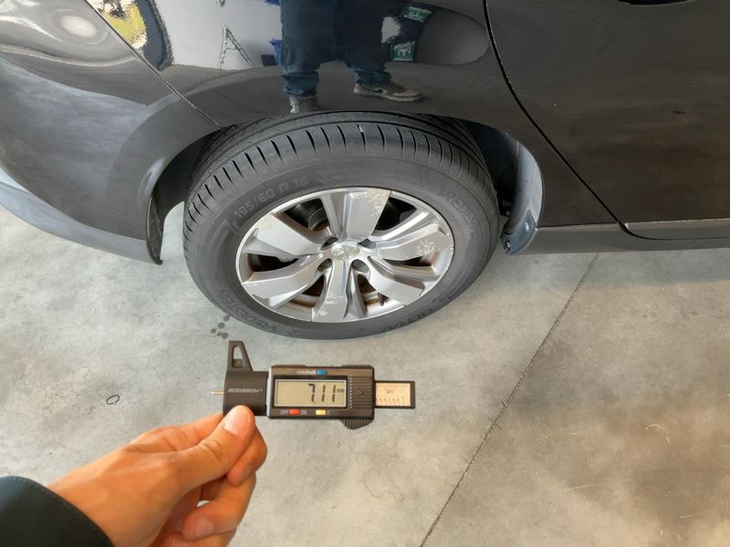 Peugeot 2008 1.2 PureTech Active 2016 – снимка 9