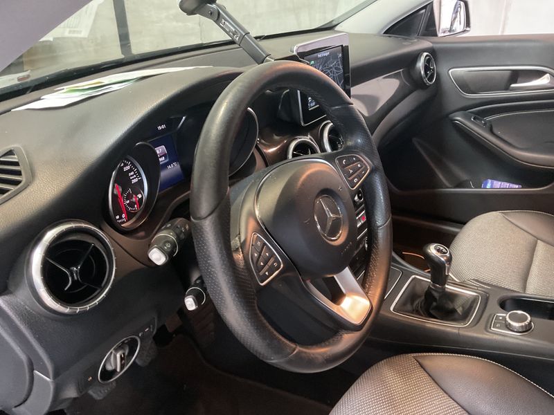 Mercedes-Benz CLA-Klasse CLA 180 d Shooting Brake 2018 – снимка 26