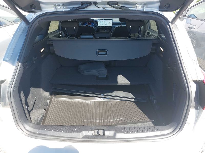 Ford Focus 1.0 EcoBoost Mild-Hybrid ST-Line X 2024 – снимка 9