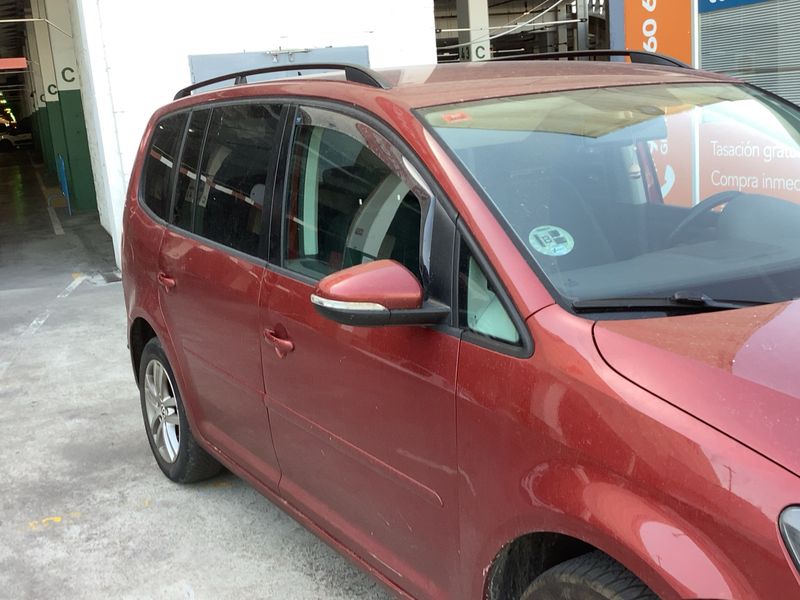 Volkswagen Touran 1.6 TDI Advance 2010 – снимка 8