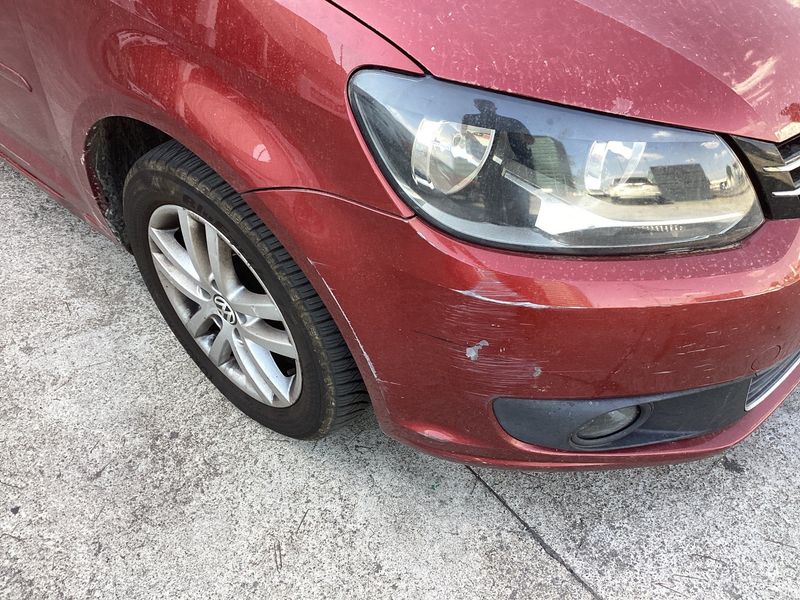 Volkswagen Touran 1.6 TDI Advance 2010 – снимка на щета