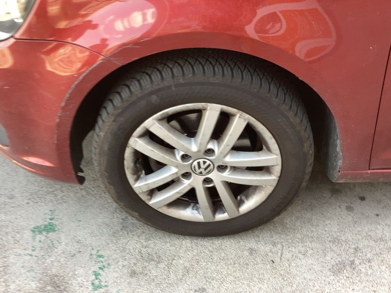 Volkswagen Touran 1.6 TDI Advance 2010 – снимка 17