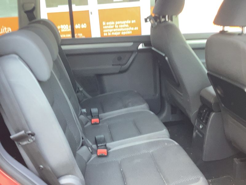Volkswagen Touran 1.6 TDI Advance 2010 – снимка 14