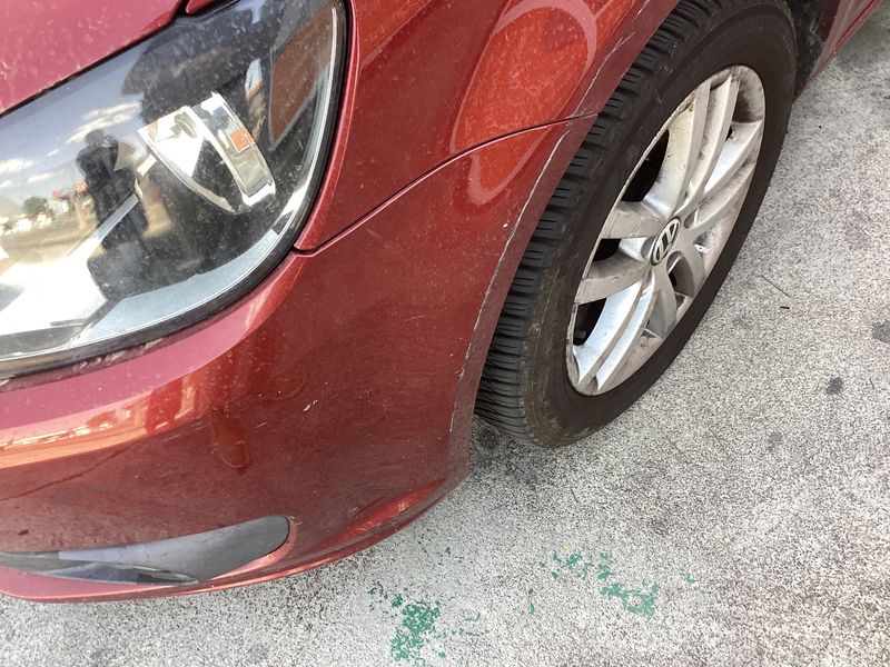 Volkswagen Touran 1.6 TDI Advance 2010 – снимка на щета