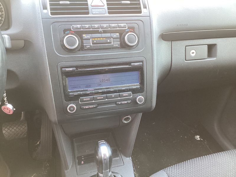 Volkswagen Touran 1.6 TDI Advance 2010 – снимка на щета