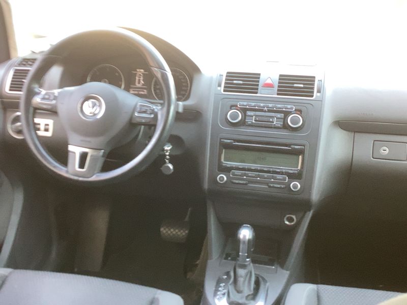 Volkswagen Touran 1.6 TDI Advance 2010 – снимка 12