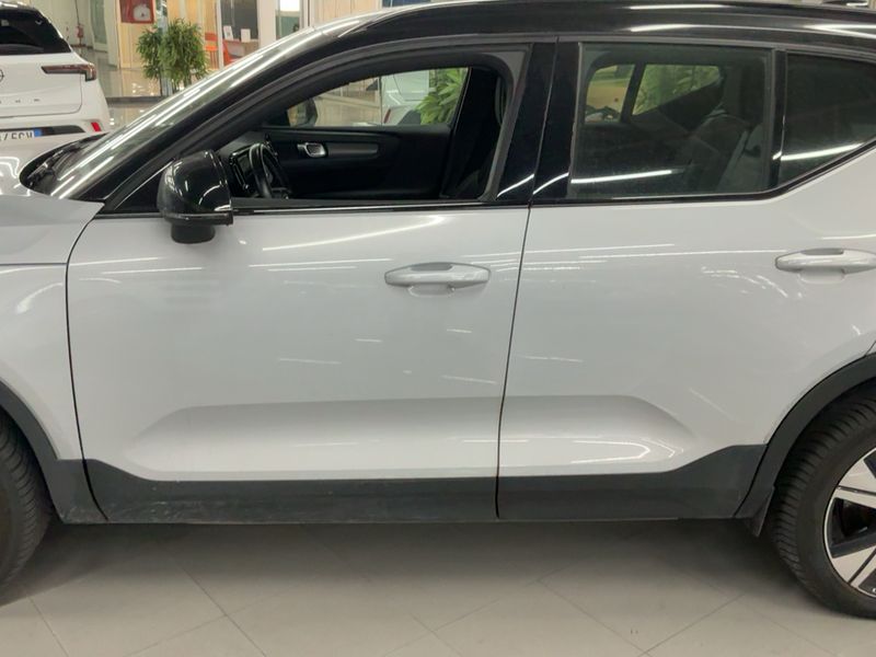 Volvo XC40 P8 electric drive 300 kW R-Design Pure AWD 2021 – снимка 4