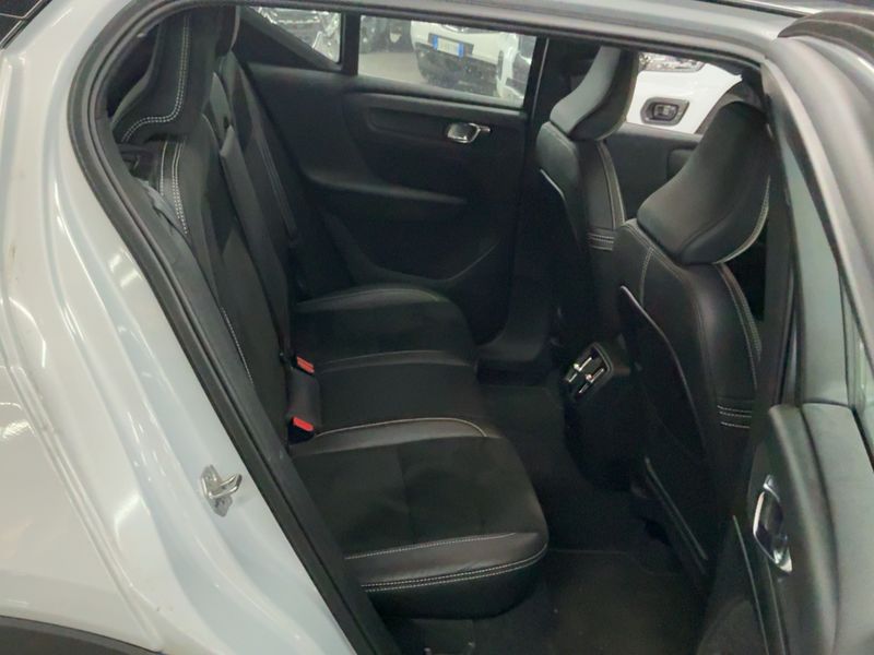 Volvo XC40 P8 electric drive 300 kW R-Design Pure AWD 2021 – снимка 19