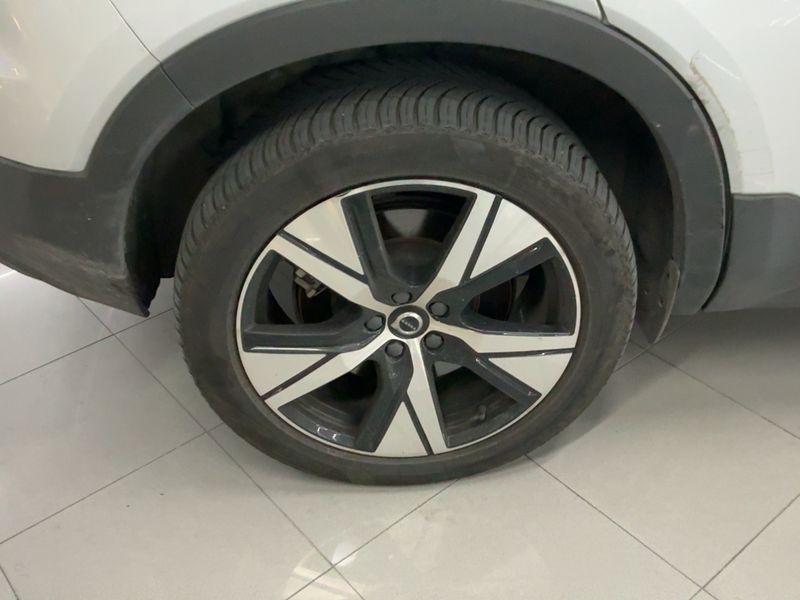 Volvo XC40 P8 electric drive 300 kW R-Design Pure AWD 2021 – снимка 9