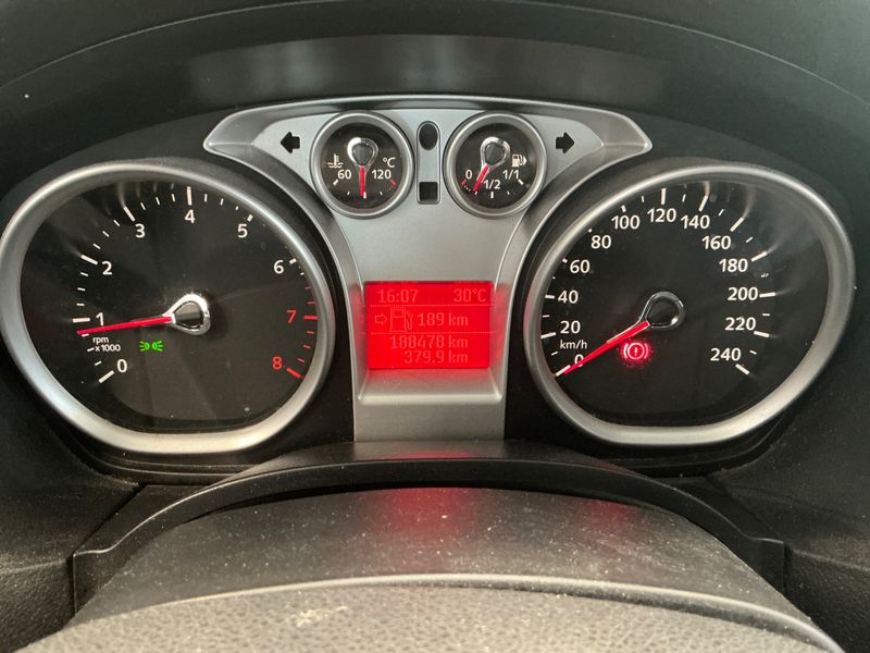 Ford Focus 1.6 Ti-VCT Style+ 2010 – снимка 4