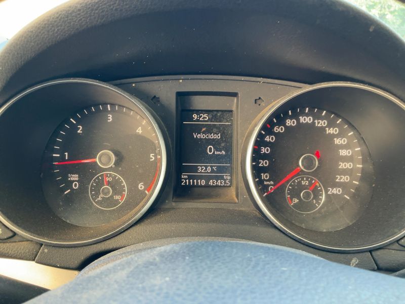Volkswagen Golf VI 1.6 TDI Sport 2009 – снимка 13