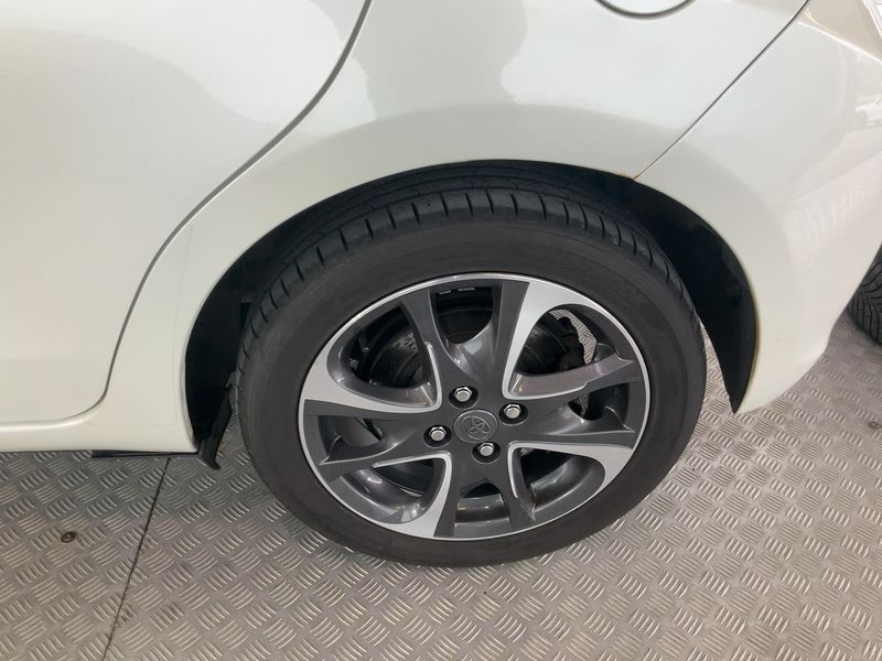 Toyota Yaris 1.5 Hybrid Active 2014 – снимка 5