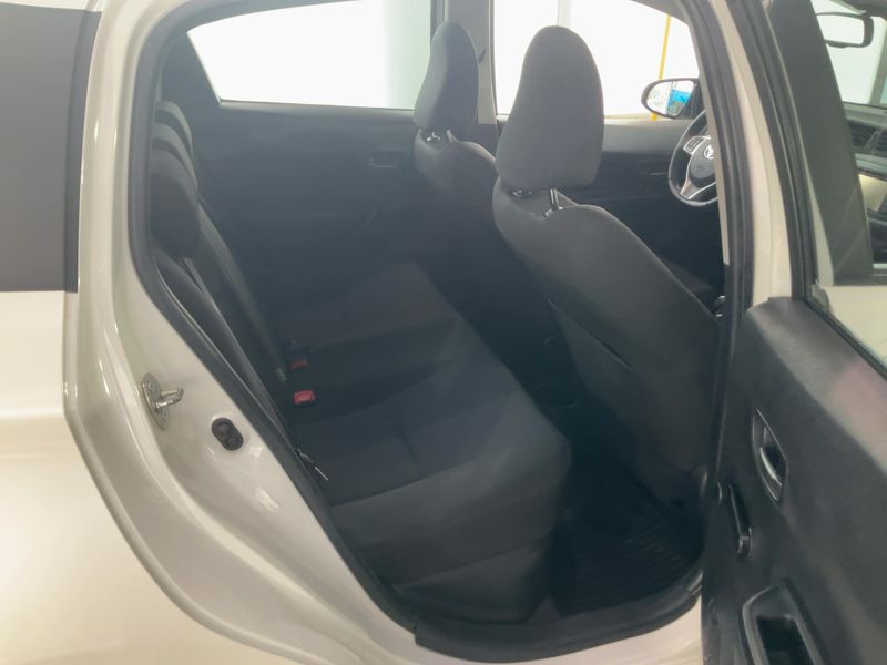 Toyota Yaris 1.5 Hybrid Active 2014 – снимка 20