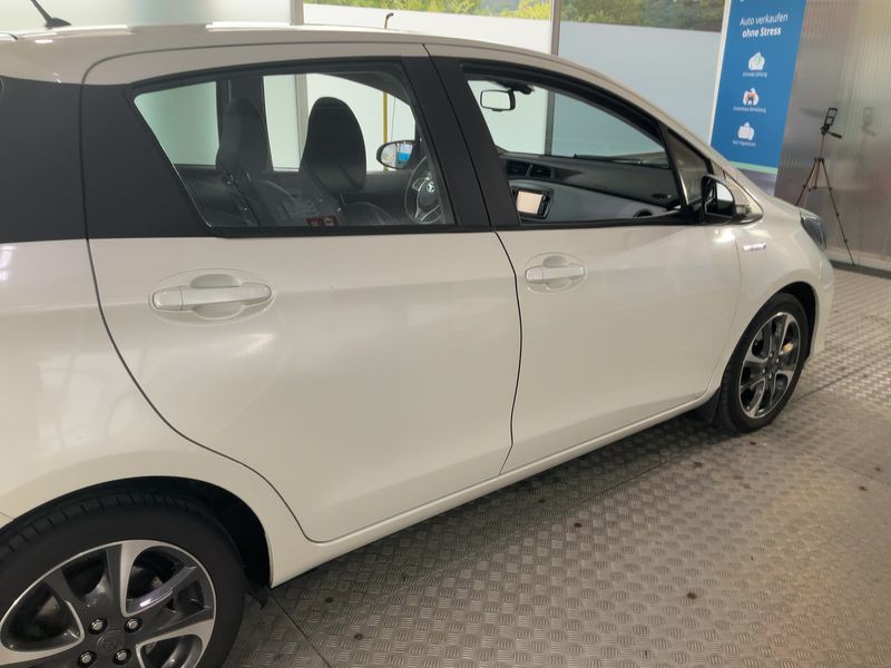 Toyota Yaris 1.5 Hybrid Active 2014 – снимка 10