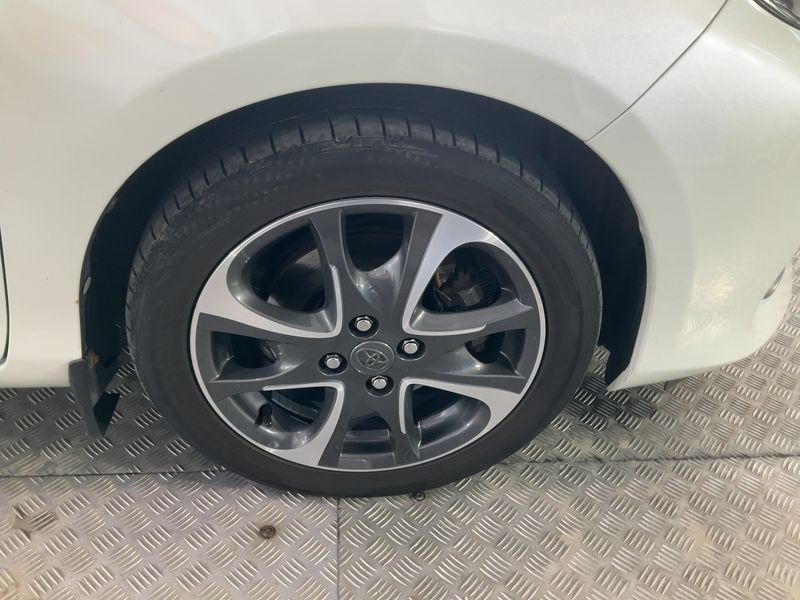 Toyota Yaris 1.5 Hybrid Active 2014 – снимка 11