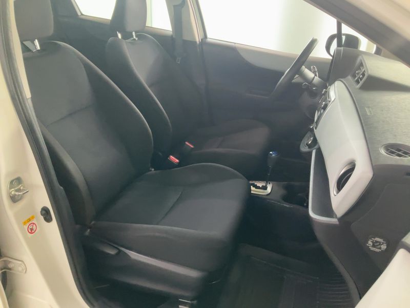 Toyota Yaris 1.5 Hybrid Active 2014 – снимка 17