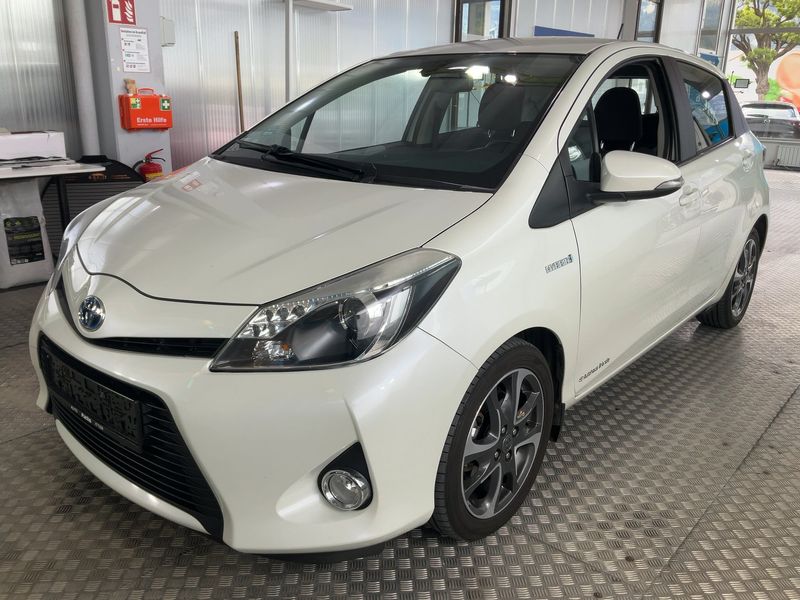 Toyota Yaris 1.5 Hybrid Active 2014 – снимка 1
