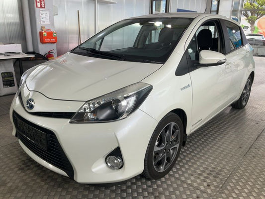 Toyota Yaris 1.5 Hybrid Active 2014 – снимка 1