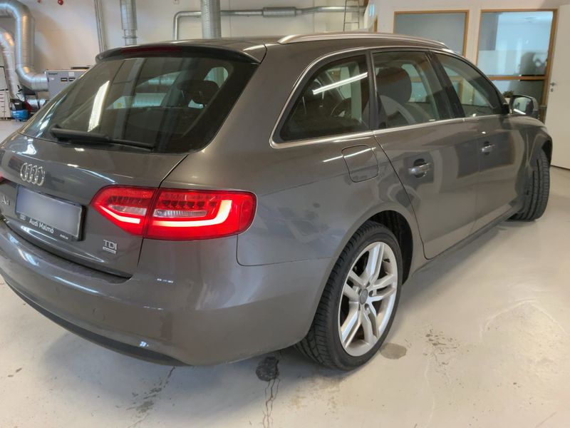 Audi A4 2.0 TDI quattro Attraction 2013 – снимка 6