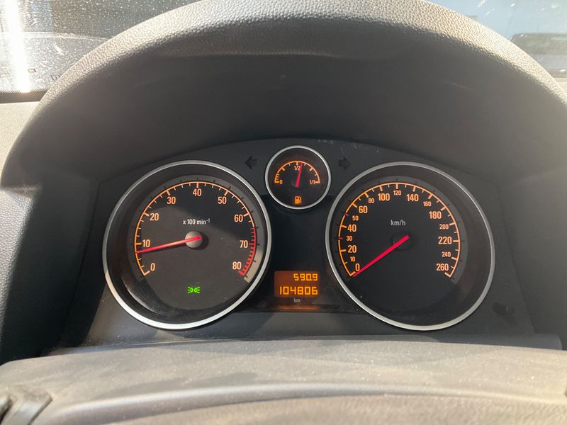 Opel Astra GTC 1.6 Innovation 2008 – снимка 4