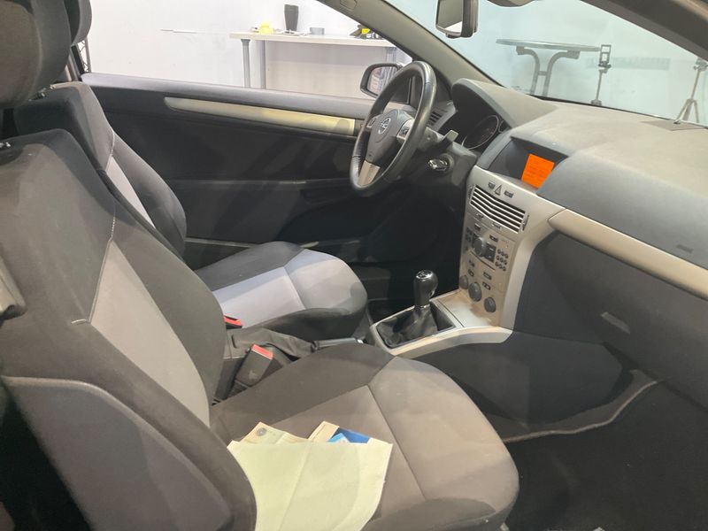Opel Astra GTC 1.6 Innovation 2008 – снимка 3