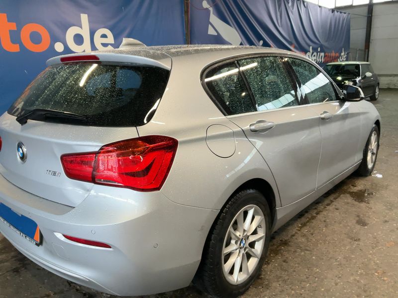 BMW 1er 118i Metropolitan 2019 – снимка 8