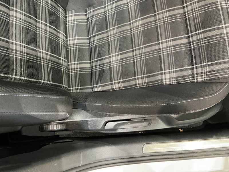 Volkswagen Golf VII 2.0 TDI GTD BlueMotion Tech 2015 – снимка 23