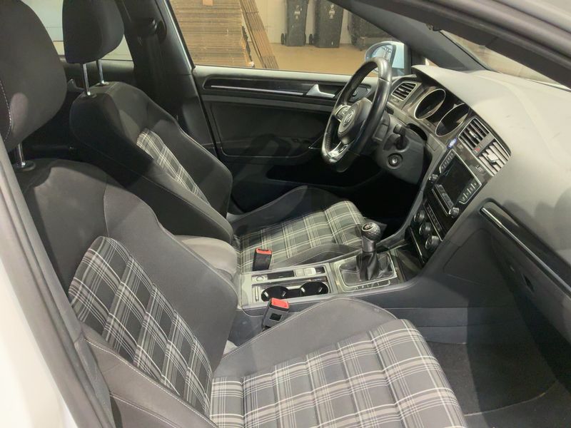 Volkswagen Golf VII 2.0 TDI GTD BlueMotion Tech 2015 – снимка 16