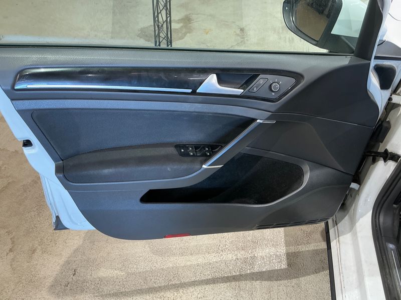 Volkswagen Golf VII 2.0 TDI GTD BlueMotion Tech 2015 – снимка 27