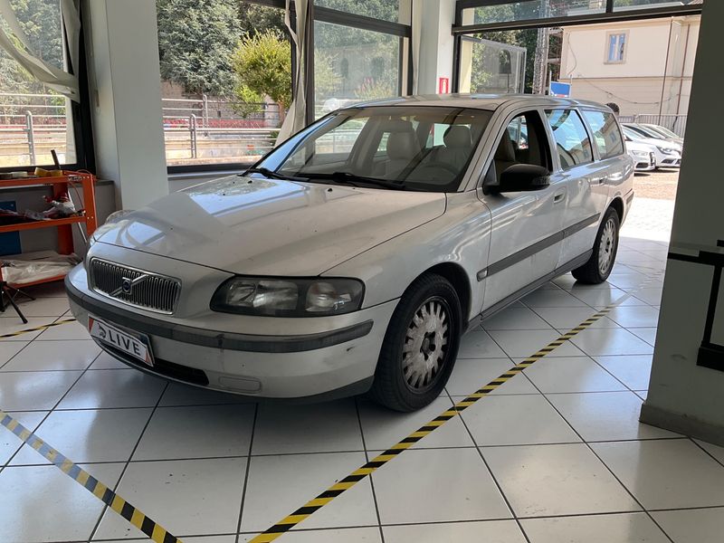 Volvo V70 2.5 TDI 2000 – снимка 1