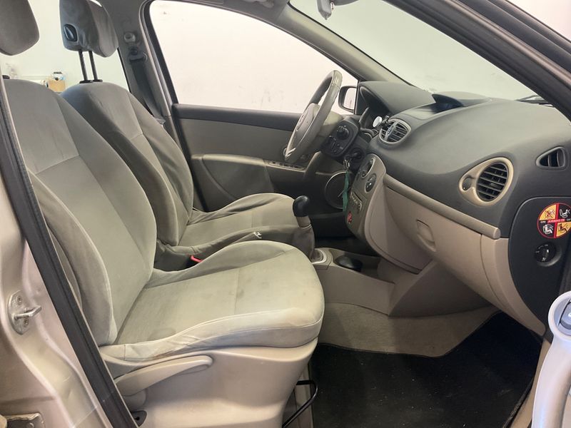 Renault Clio 1.5 dCi Privilege 2006 – снимка 3