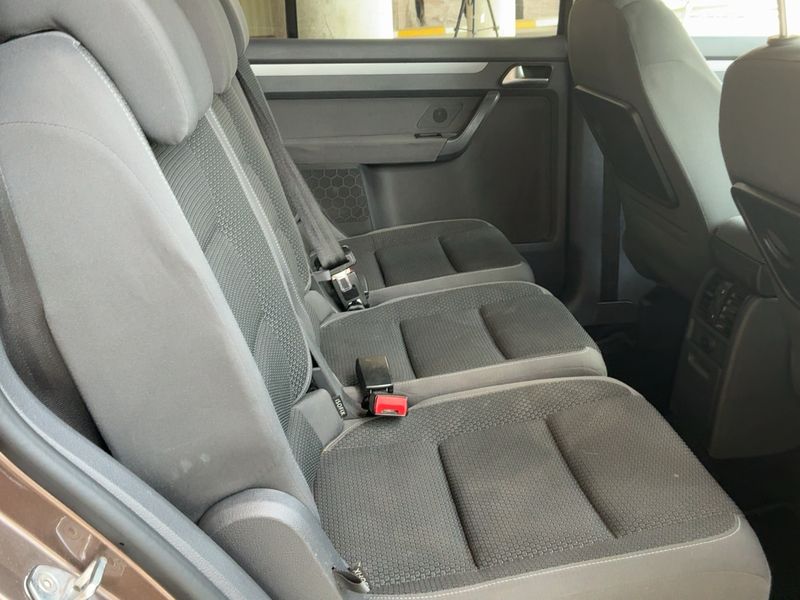 Volkswagen Touran 2.0 TDI Advance 2012 – снимка 14