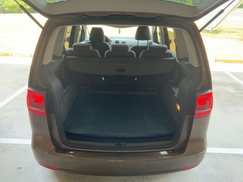 Volkswagen Touran 2.0 TDI Advance 2012 – снимка 10