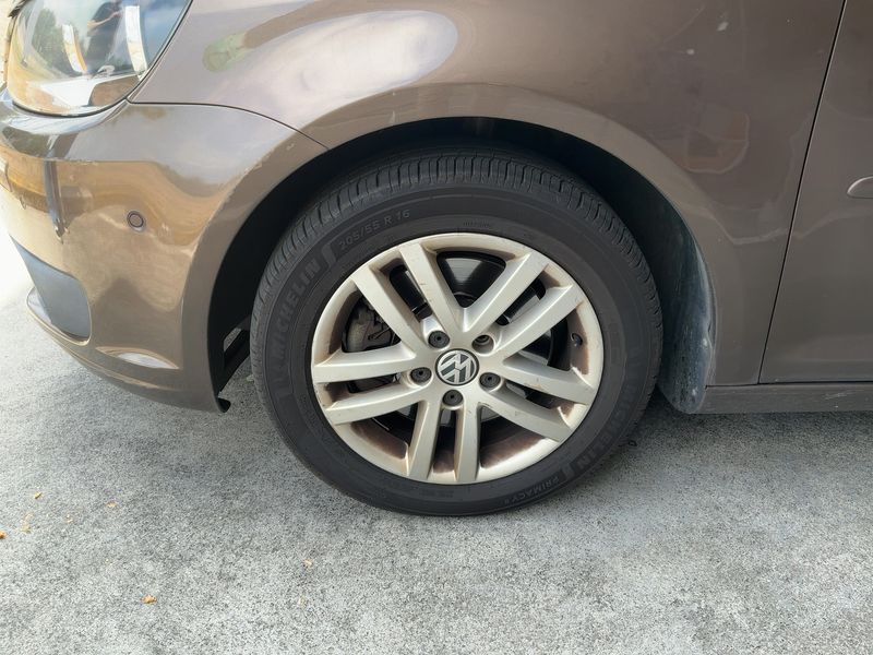 Volkswagen Touran 2.0 TDI Advance 2012 – снимка 17