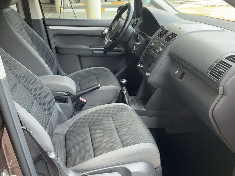 Volkswagen Touran 2.0 TDI Advance 2012 – снимка 11