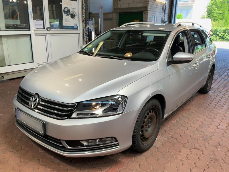 Volkswagen Passat 2.0 TDI Highline BlueMotion Tech 2013 – снимка 1