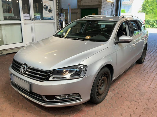 Volkswagen Passat 2.0 TDI Highline BlueMotion Tech 2013 – снимка 1