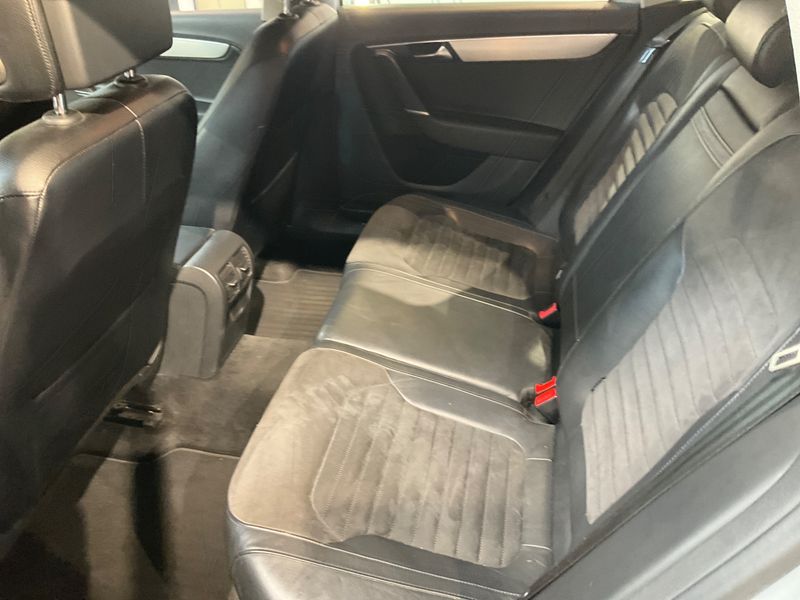 Volkswagen Passat 2.0 TDI Highline BlueMotion Tech 2013 – снимка 25