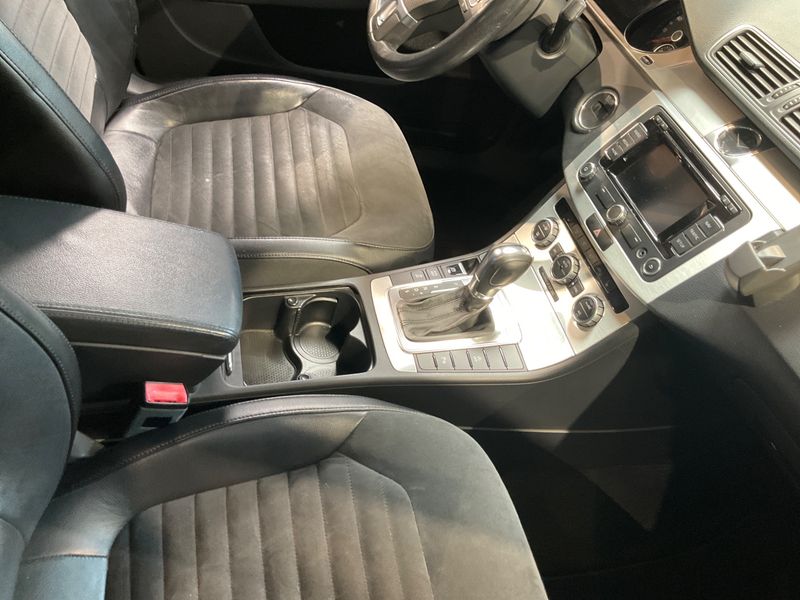 Volkswagen Passat 2.0 TDI Highline BlueMotion Tech 2013 – снимка 26