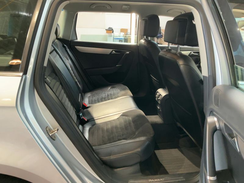 Volkswagen Passat 2.0 TDI Highline BlueMotion Tech 2013 – снимка 20