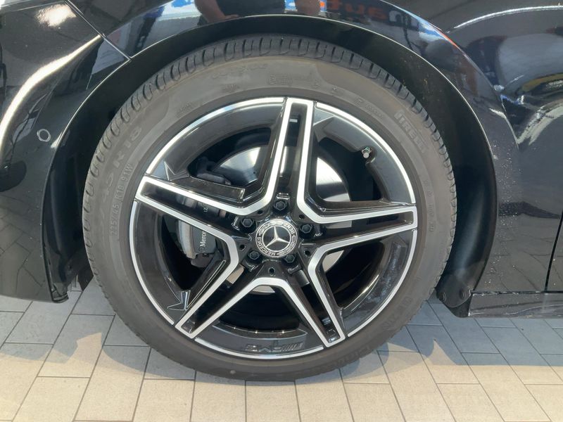 Mercedes-Benz A-Klasse Limousine A 180 Mild-Hybrid AMG Line 2023 – снимка 3