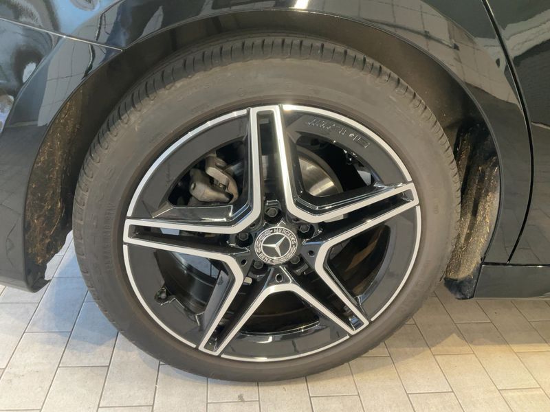 Mercedes-Benz A-Klasse Limousine A 180 Mild-Hybrid AMG Line 2023 – снимка 9