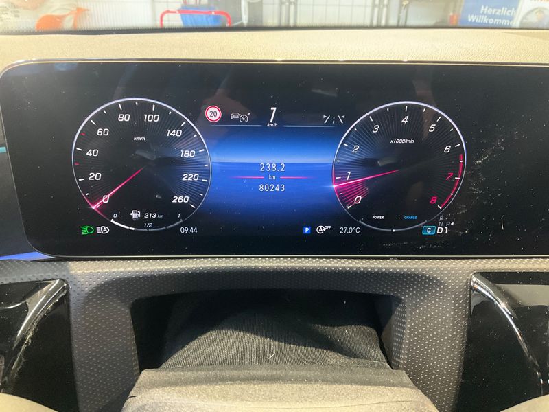 Mercedes-Benz A-Klasse Limousine A 180 Mild-Hybrid AMG Line 2023 – снимка 19