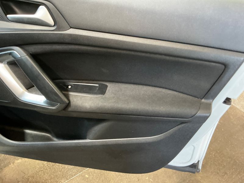 Peugeot 308 1.2 e-THP Style 2015 – снимка 25